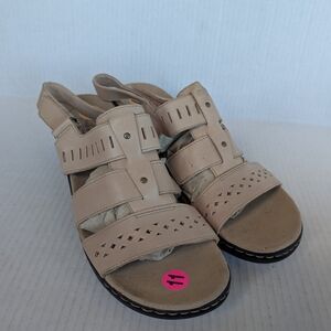 Collection Clarks Beige Women's Sandals Sz 11 Beige